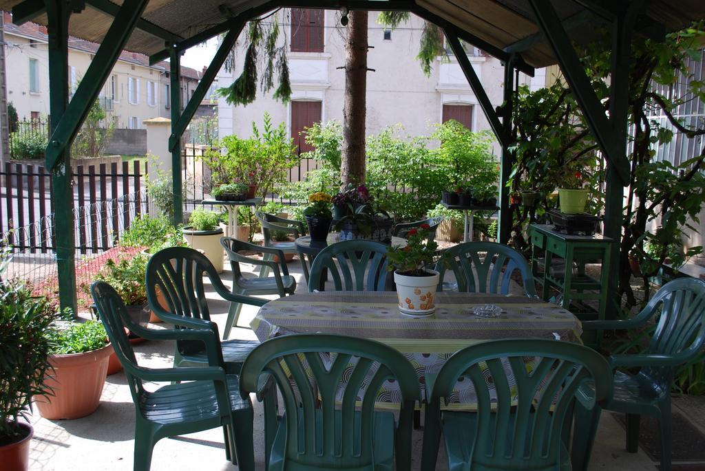 L'Hotel L'Astree Feurs Екстериор снимка